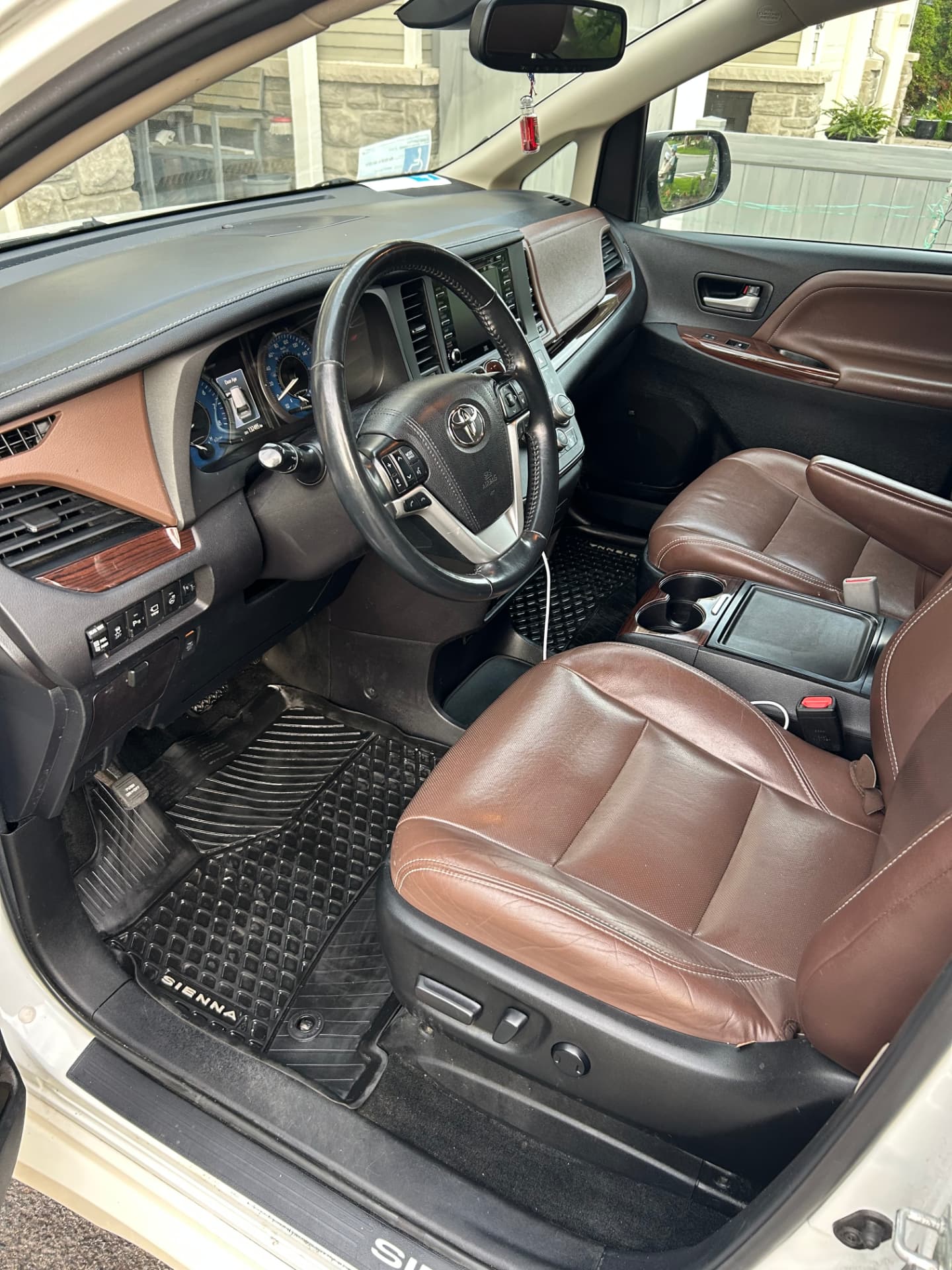 Interior detail on a Toyota Sienna in Ottawa