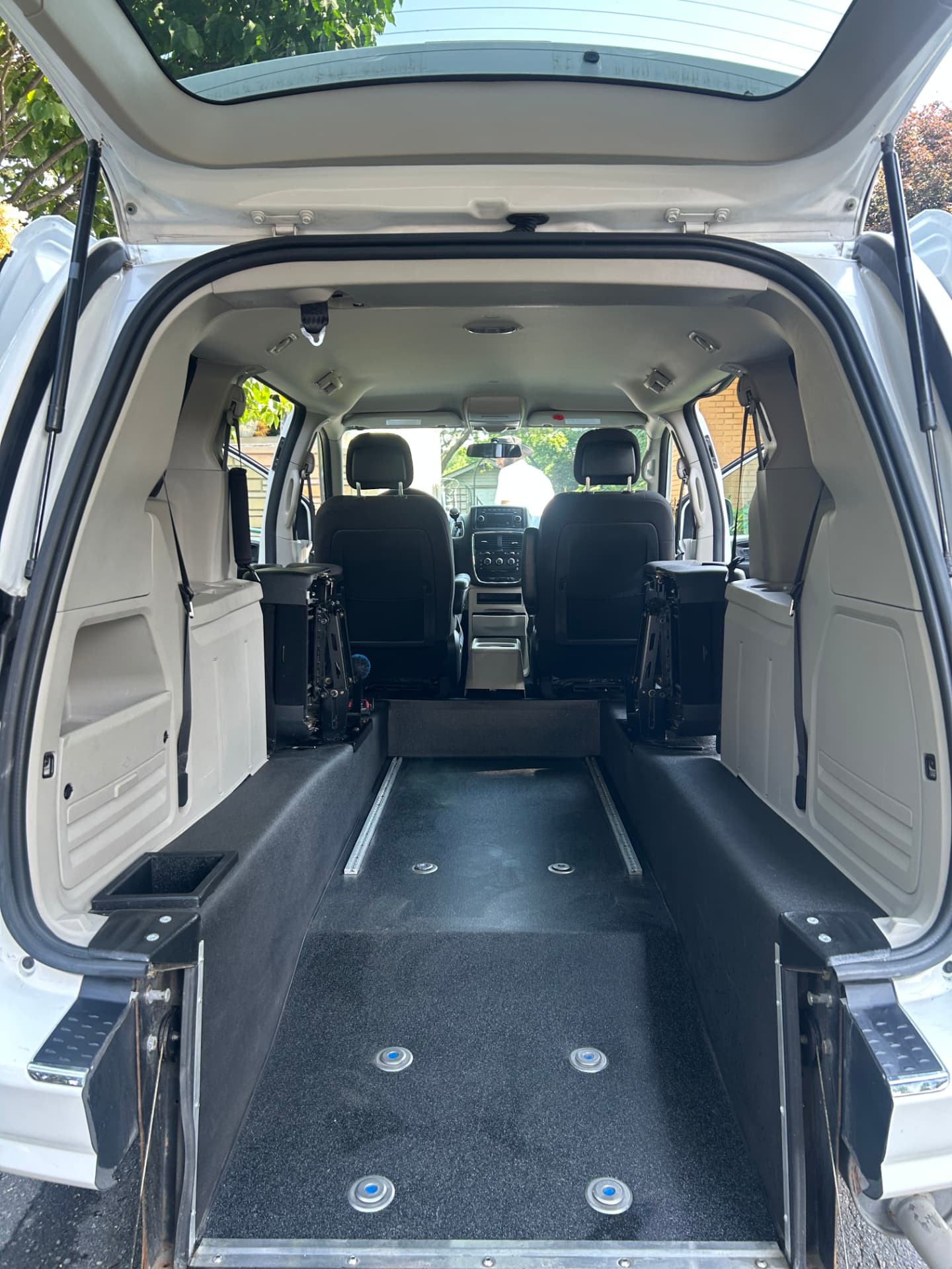 Cargo interior detail on a Dodge Grand Caravan in Ottawa
