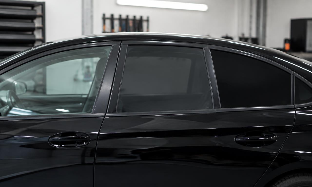 Ceramic vs Carbon vs Dyed Tint: What's Best in Ottawa?